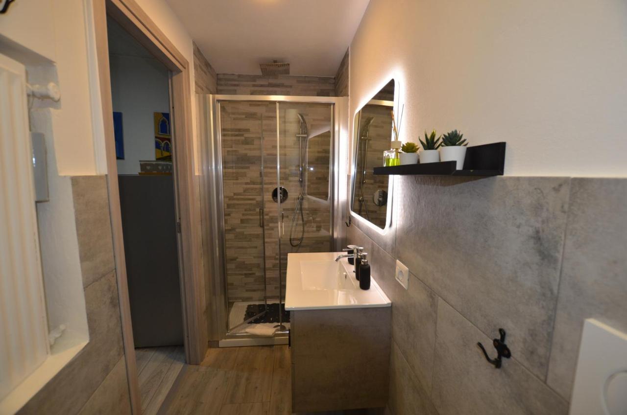 Art Design Apartment - City Center Milano Exteriör bild